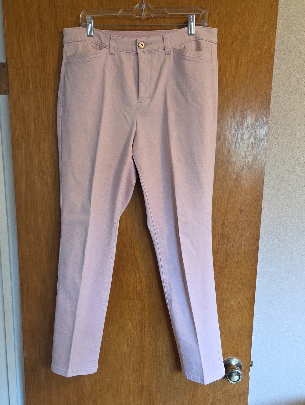 Christoper & Banks Classic Women's Straight-Leg Jeans in Light Pink